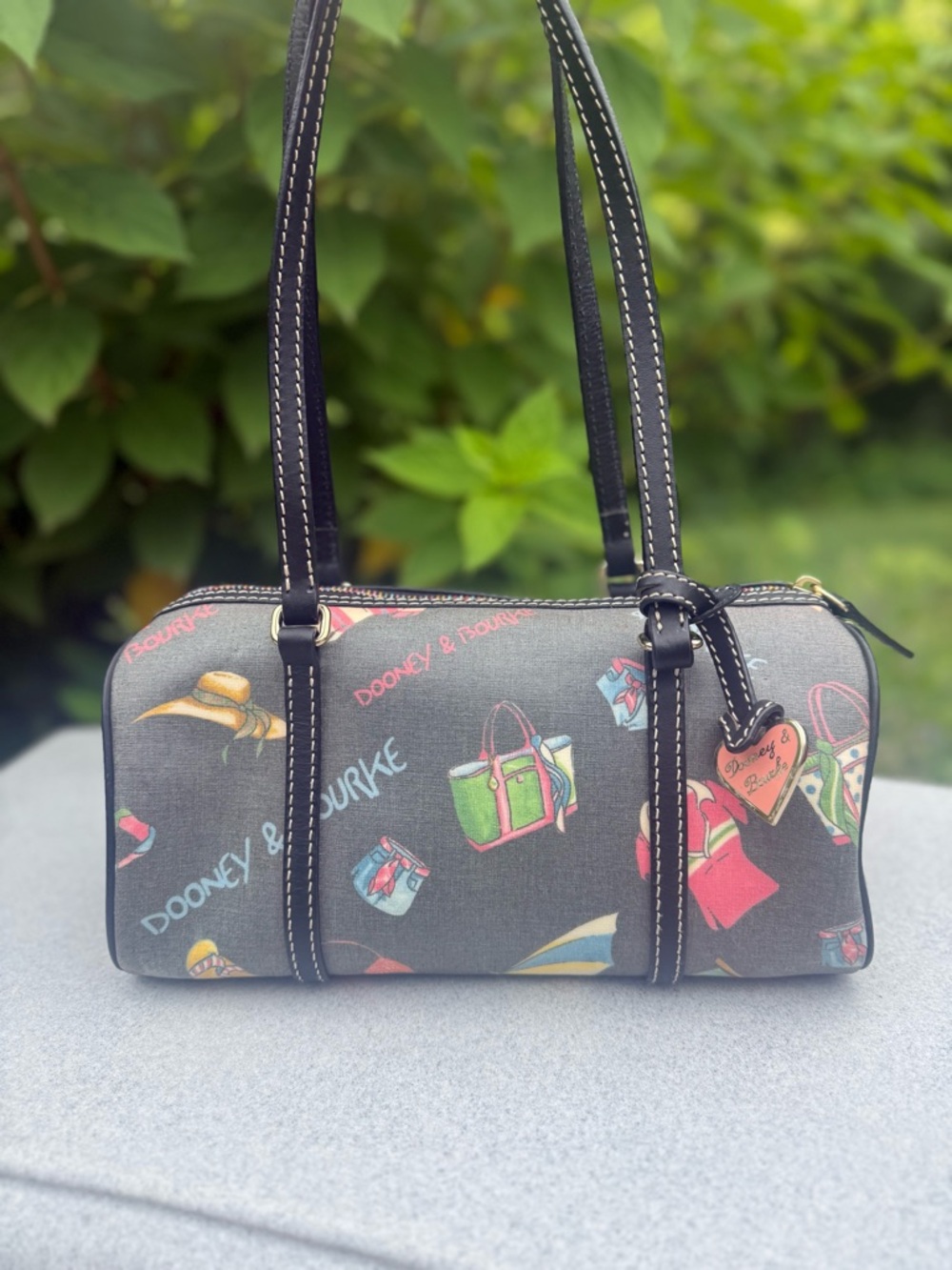 Dooney & Bourke Vintage Y2K Summertime Barrel Bag